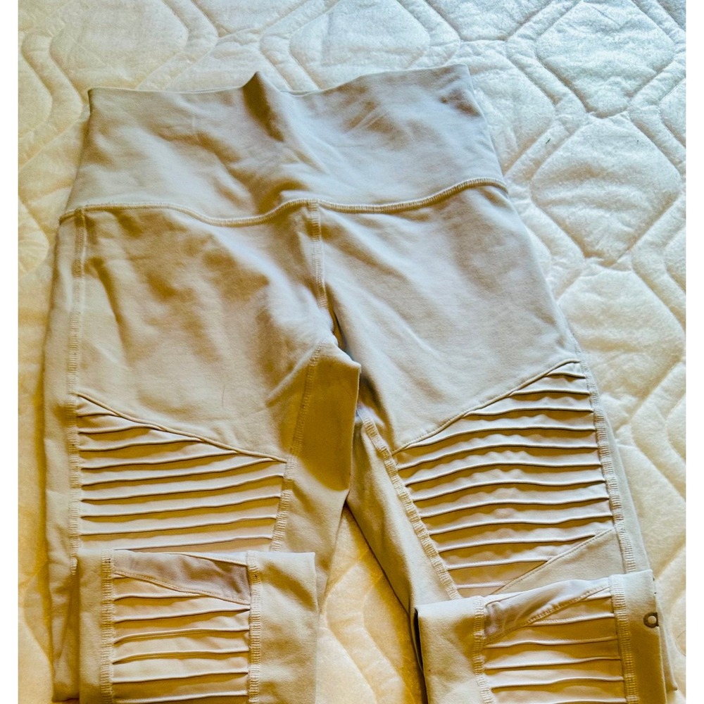 Women's ALO white leggings size small